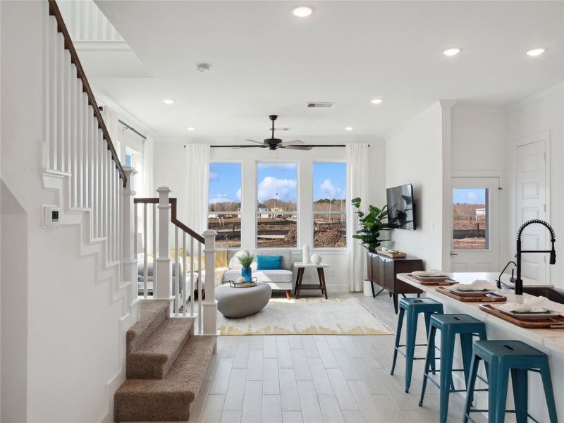 Bright and airy floor plan (*Photo not of actual home and used for illustration purposes only.)