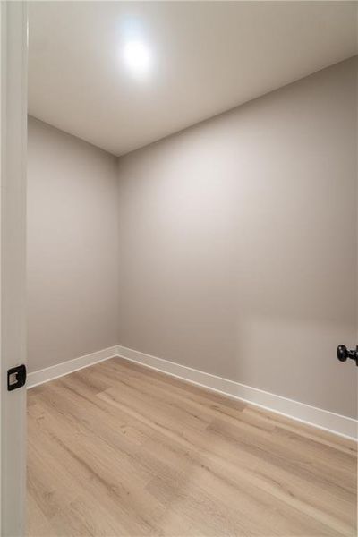 Spacious, unfurnished interior of a new home in , Jasper (Image 16).