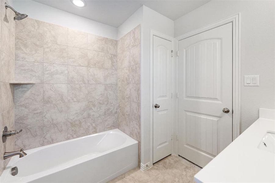 Furnished interior view inside a new home in Northstar, Haslet (Image 5).