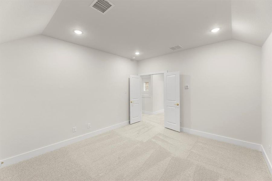 18. 2506 Lindberg - Media