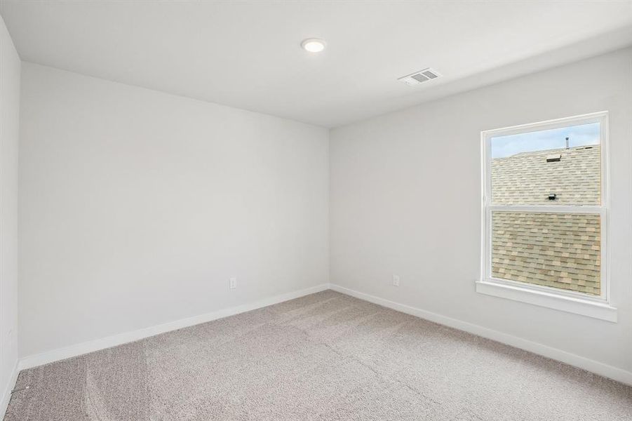 Spacious, unfurnished interior of a new home in Ambergrove, Royse City (Image 32).