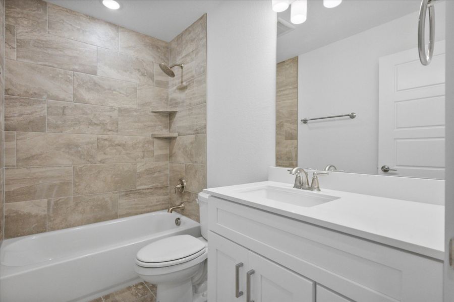 Furnished interior view inside a new home in Heritage Towne, Midlothian (Image 18).