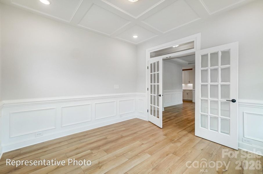 Spacious, unfurnished interior of a new home in Rone Creek, Waxhaw (Image 30).