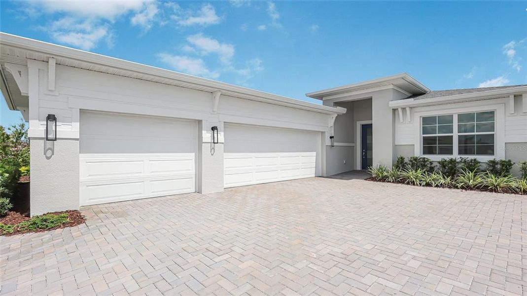 Exterior details and patio area of a home in Woodland Preserve, Parrish (Image 3).
