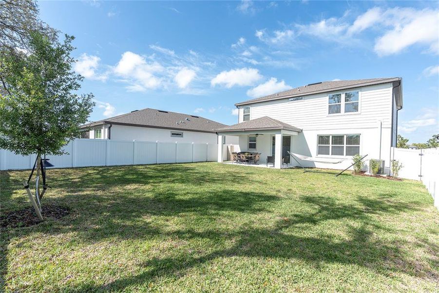Exterior details and patio area of a home in Valleybrook, Spring Hill (Image 27).