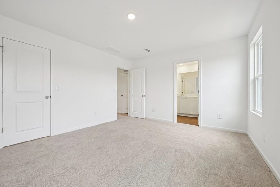 Spacious, unfurnished interior of a new home in Towns at The Point, Rolesville (Image 27).