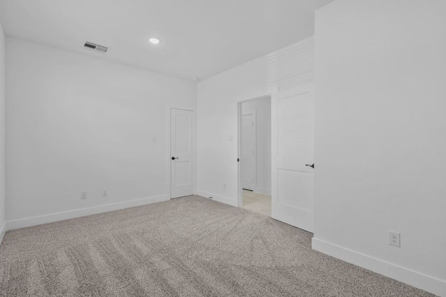 Spacious, unfurnished interior of a new home in Elyson Courtyard Collection, Katy (Image 11).