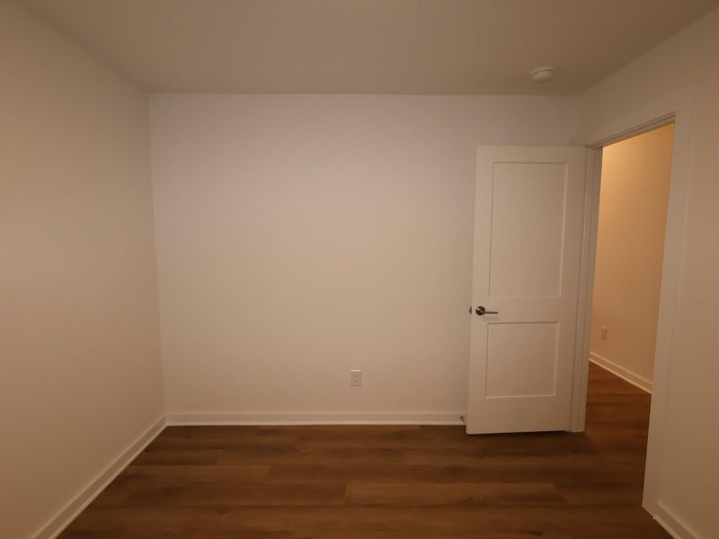 Spacious, unfurnished interior of a new home in Miller's Pond, Rosenberg (Image 15).