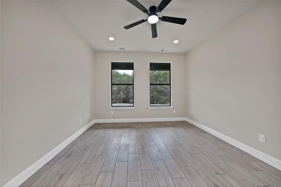 Spacious, unfurnished interior of a new home in , Granbury (Image 22).