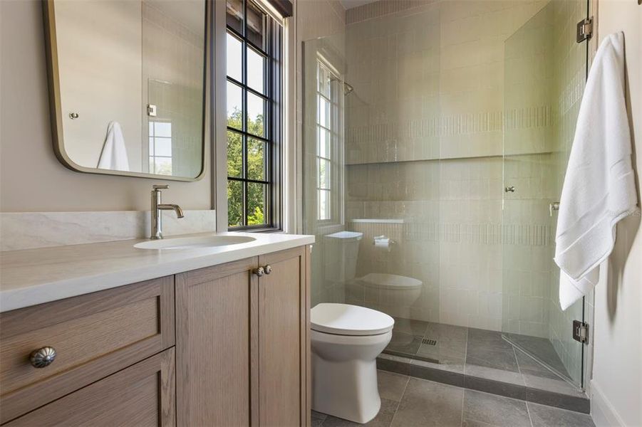 Bedroom 2 Ensuite Bath