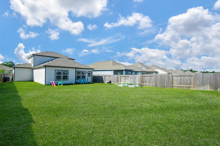 Wonderful walking trails a long the lake.