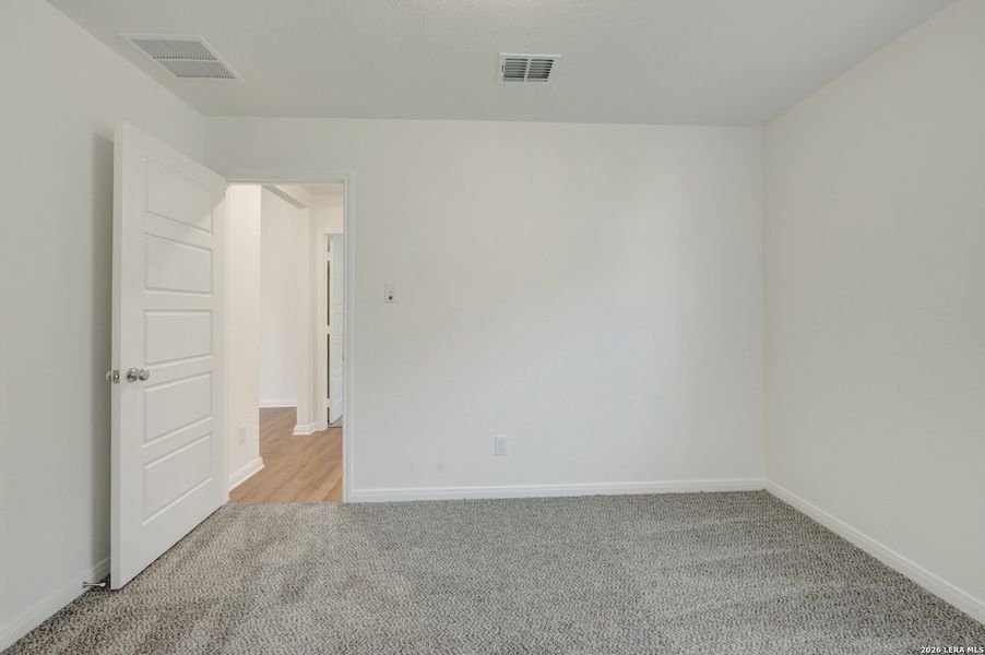 Spacious, unfurnished interior of a new home in Park Place, New Braunfels (Image 24).