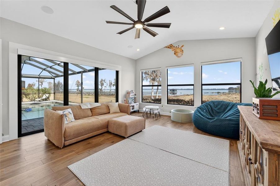 Furnished interior view inside a new home in , Bartow (Image 47).