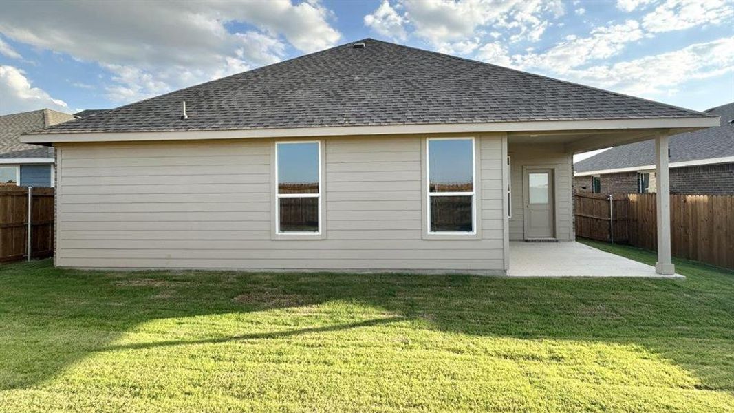 Exterior details and patio area of a home in Rock Creek Ranch, Fort Worth (Image 18).