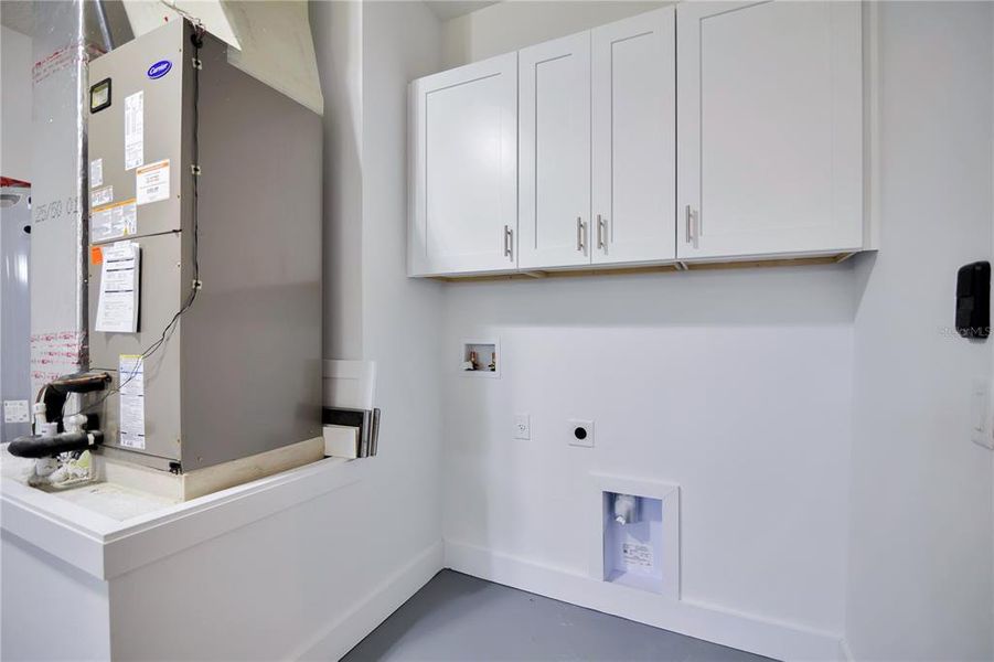 Furnished interior view inside a new home in , Winter Garden (Image 7).