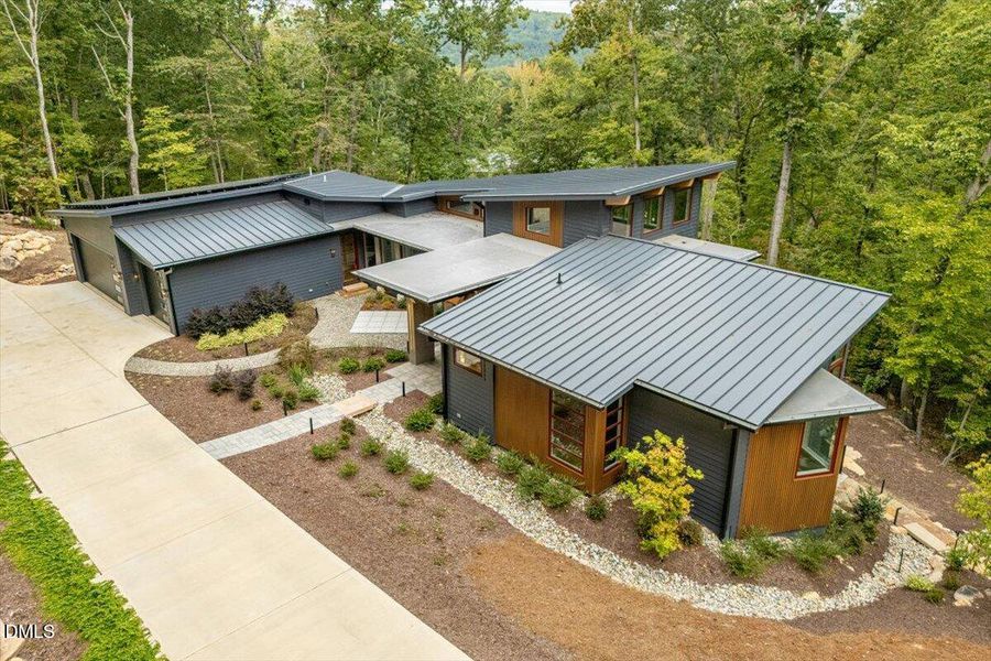 091-23930 Cherry-Drone 02