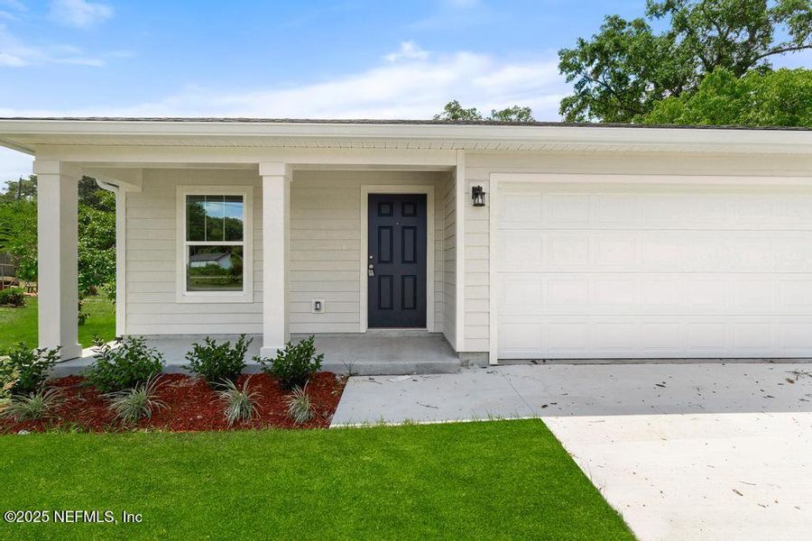 Exterior details and patio area of a home in , Jacksonville (Image 29).