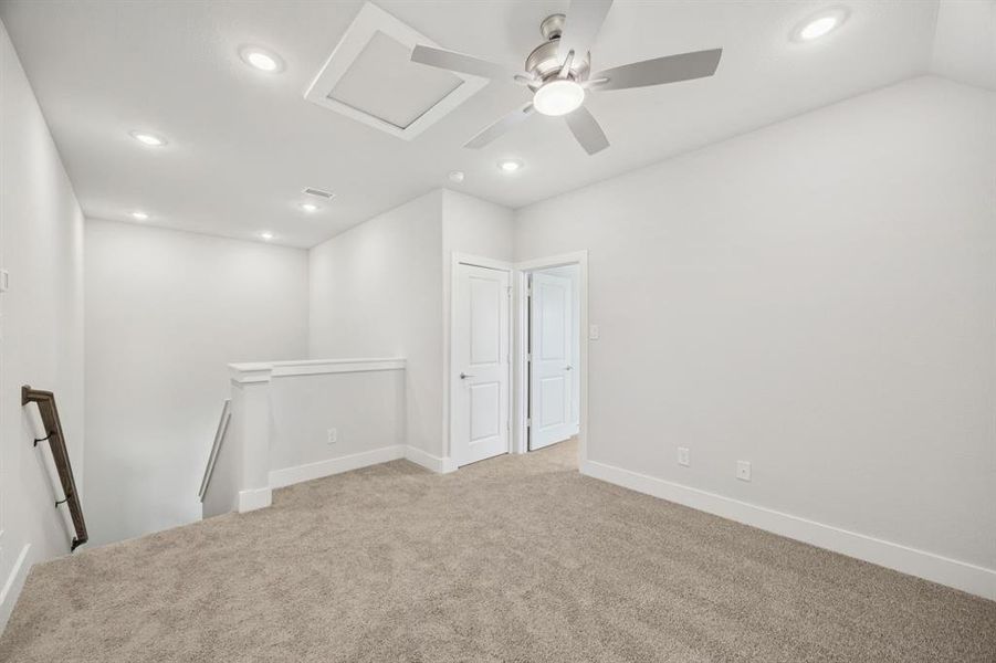 Spacious, unfurnished interior of a new home in Dove Hollow, Waxahachie (Image 16). Spacious, unfurnished interior of a new home in Dove Hollow, Waxahachie (Image 16).