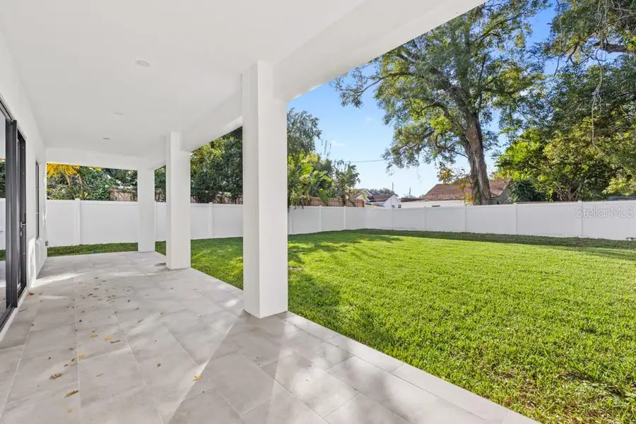 Exterior details and patio area of a home in , Orlando (Image 3).