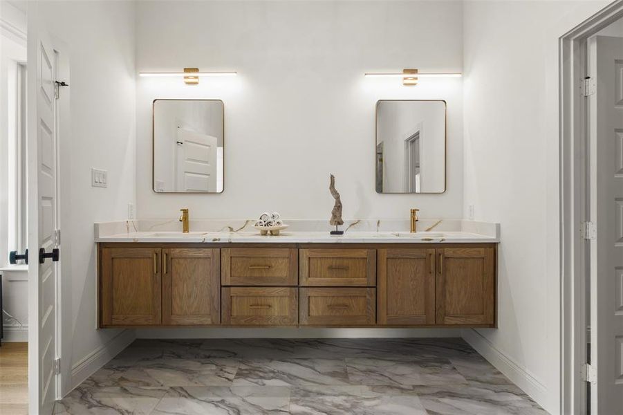 Furnished interior view inside a new home in , Rowlett (Image 15).