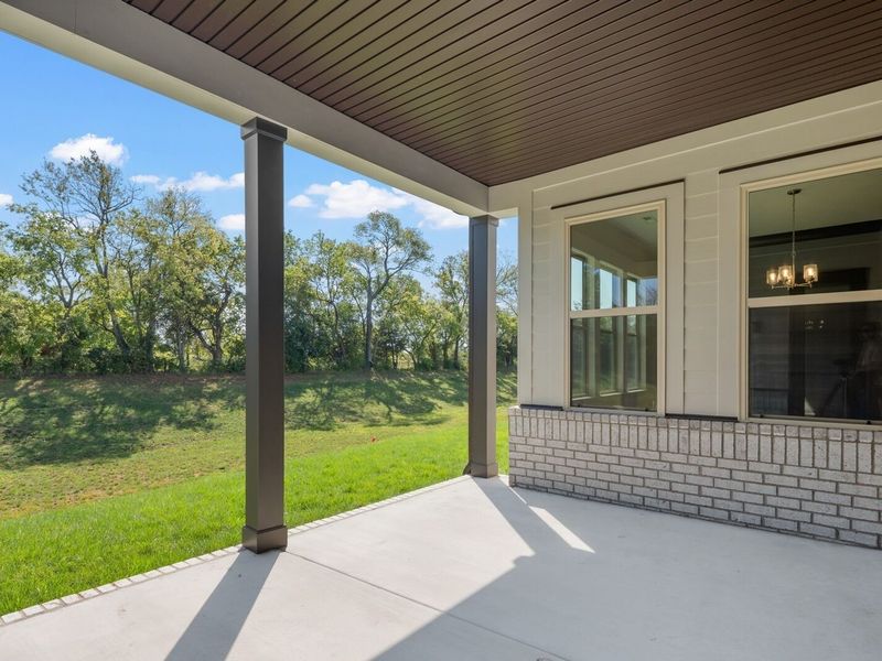 Exterior details and patio area of a home in Shelton Square, Murfreesboro (Image 4).