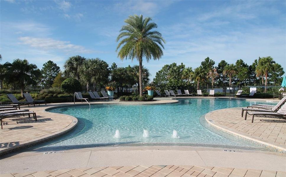 Community amenities in Waterleigh, Winter Garden (Image 36).