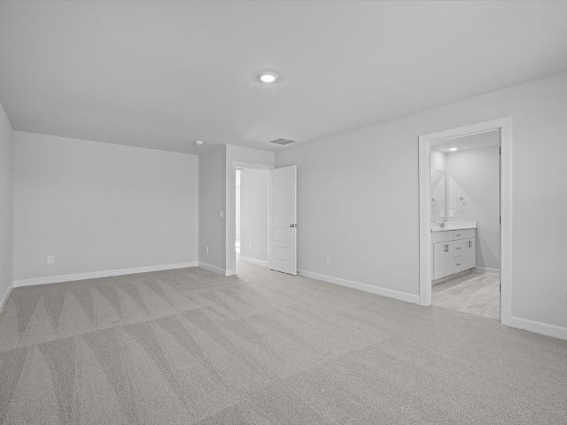 Spacious, unfurnished interior of a new home in Chatham Forest, Duncan (Image 22).