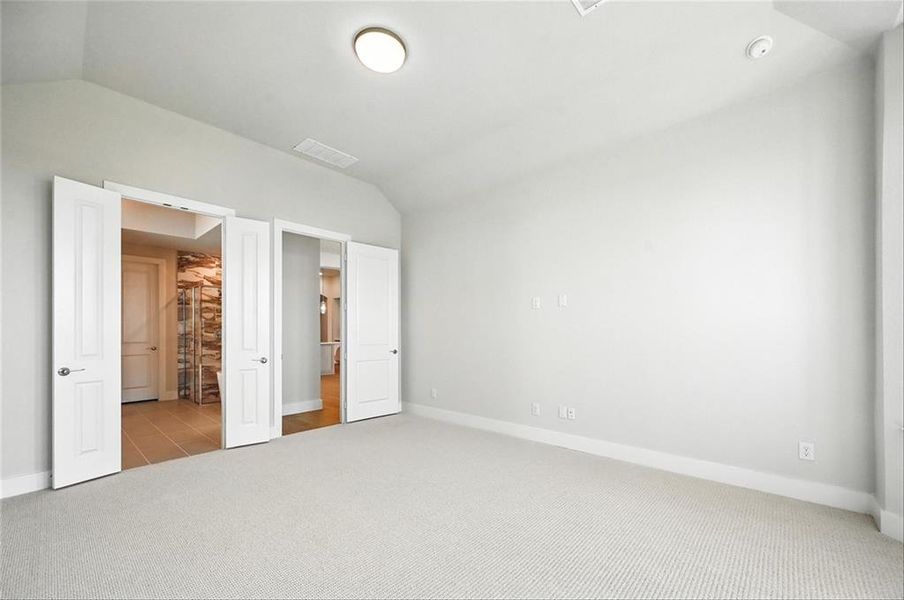 Spacious, unfurnished interior of a new home in Trinity Falls, McKinney (Image 16). Spacious, unfurnished interior of a new home in Trinity Falls, McKinney (Image 16).