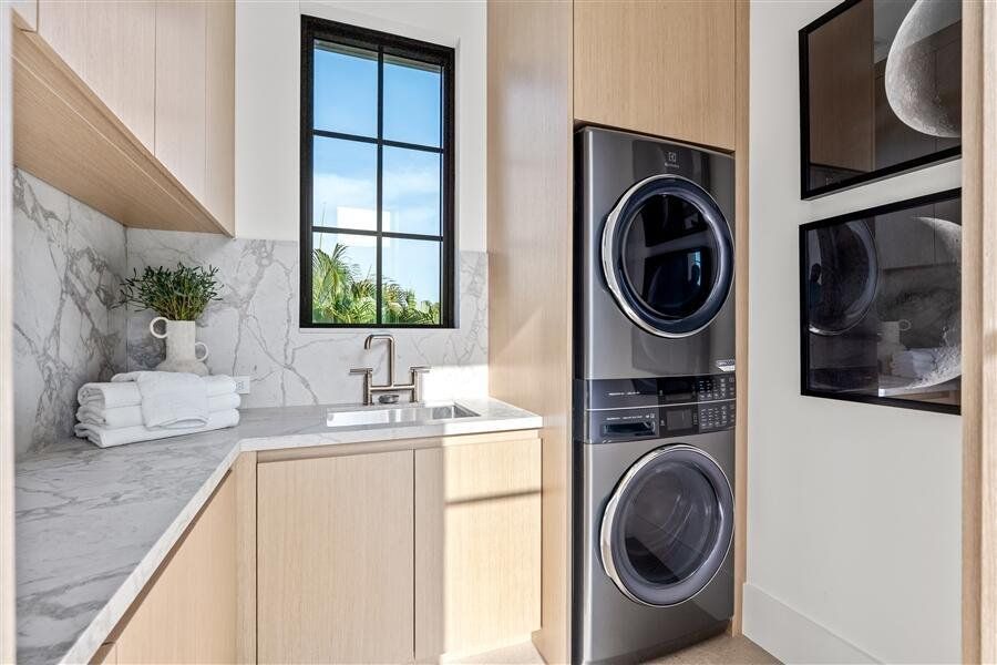 dash_LAUNDRY_ROOM_2 dash_LAUNDRY_ROOM_2