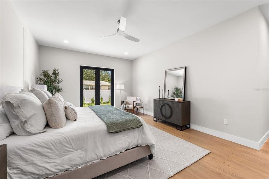 Furnished interior view inside a new home in , Orlando (Image 39).