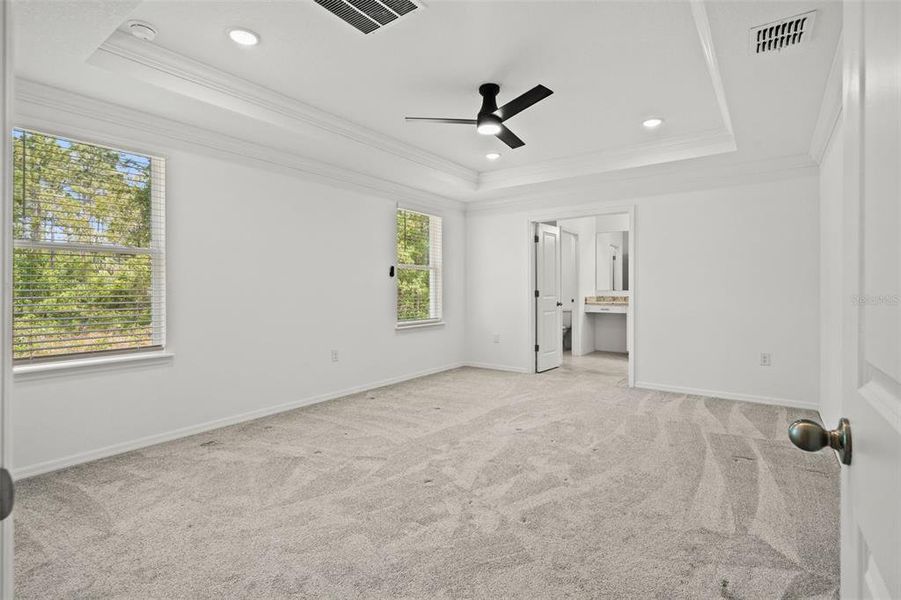 Spacious, unfurnished interior of a new home in , Weeki Wachee (Image 21).