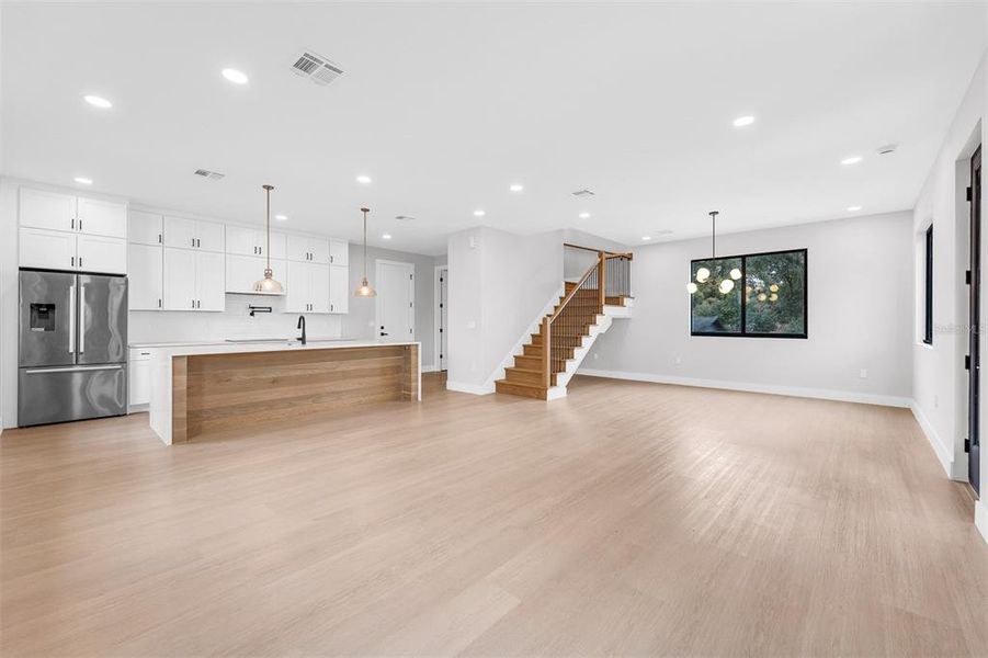 Spacious, unfurnished interior of a new home in , Orlando (Image 30).