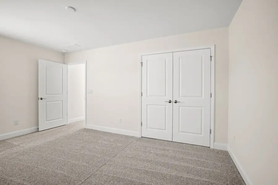 Spacious, unfurnished interior of a new home in Kinsdale, Lancaster (Image 60).