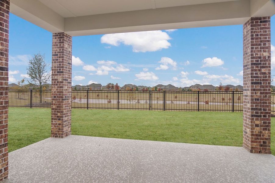 The Hillmont - Covered Patio