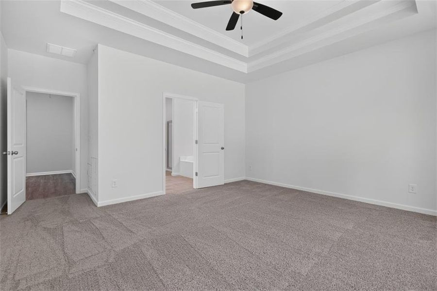 Spacious, unfurnished interior of a new home in , Athens (Image 22).