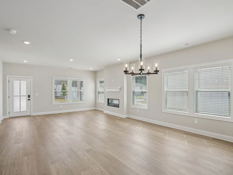 The Lexington floorplan with the Elegant Minimalism Linen interior package.