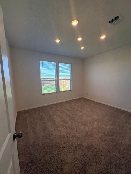 Spacious, unfurnished interior of a new home in Stokesbury, Waller (Image 16).