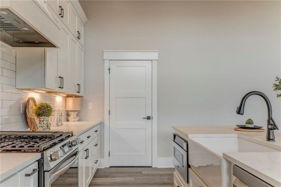 Furnished interior view inside a new home in , Ranger (Image 37).