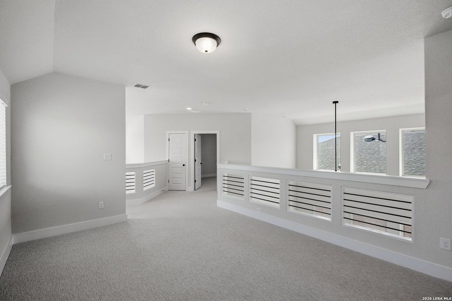 Spacious, unfurnished interior of a new home in Stillwater Ranch, San Antonio (Image 33). Spacious, unfurnished interior of a new home in Stillwater Ranch, San Antonio (Image 33).
