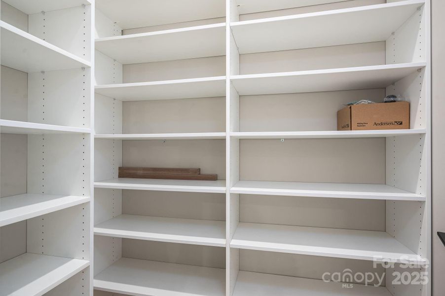 Walk in pantry