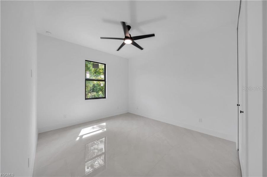 Spacious, unfurnished interior of a new home in , Lehigh Acres (Image 34).