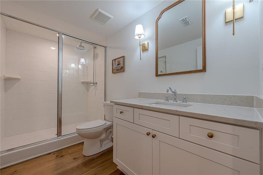 Furnished interior view inside a new home in , Waleska (Image 55).