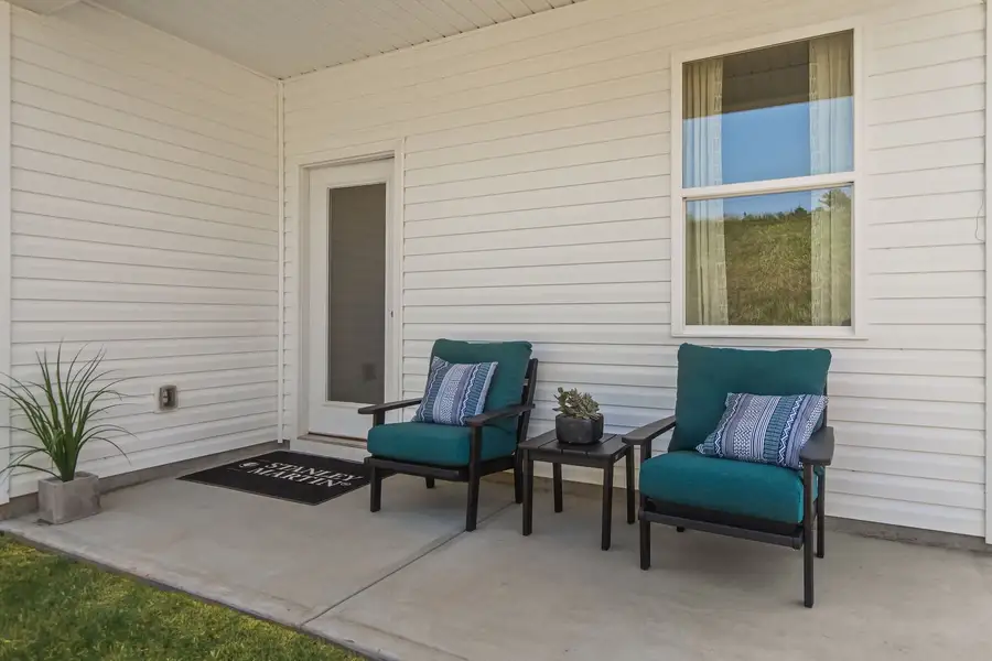 Representative exterior details of a home built from the The Leyla by Stanley Martin Homes in Parkland, Greenville (Image 2).