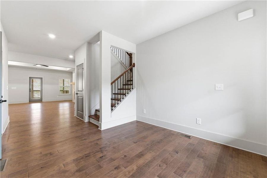 Spacious, unfurnished interior of a new home in Steeplechase, Hoschton (Image 13).