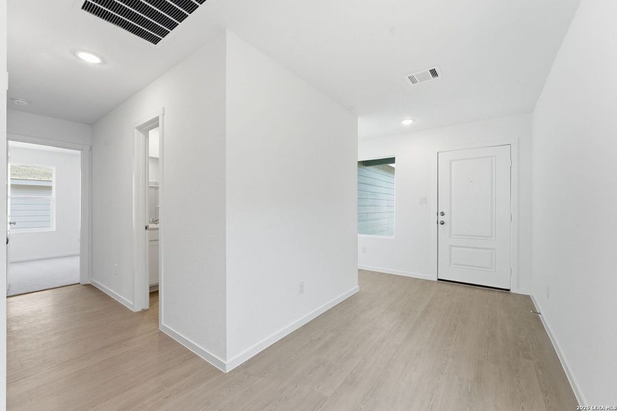 Spacious, unfurnished interior of a new home in , New Braunfels (Image 22).