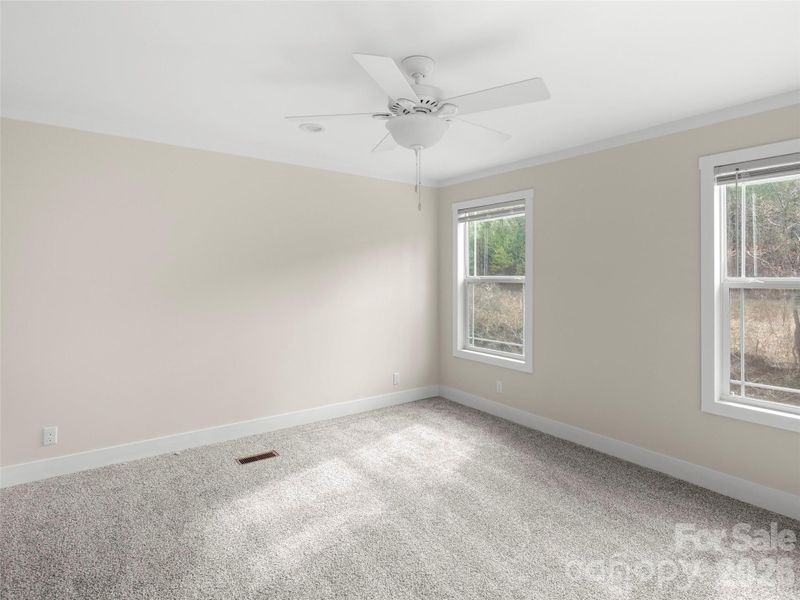 Spacious, unfurnished interior of a new home in , Fairview (Image 12).