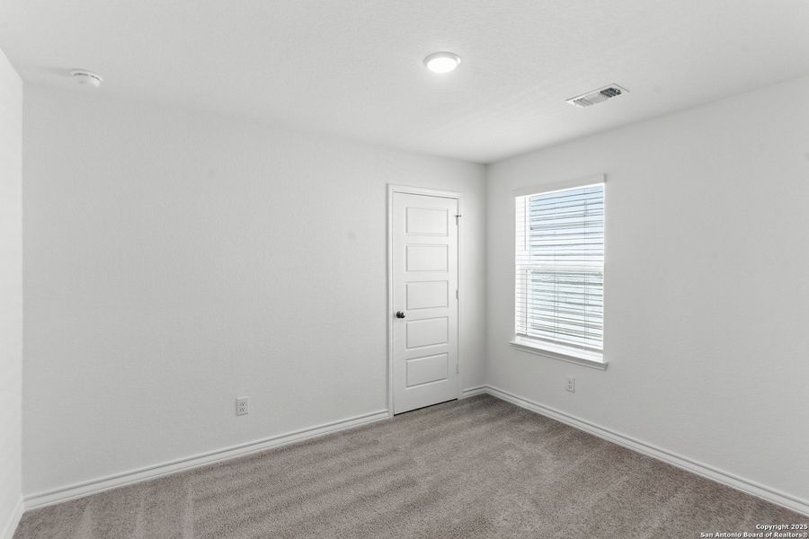 Spacious, unfurnished interior of a new home in Vista Real, Converse (Image 13).