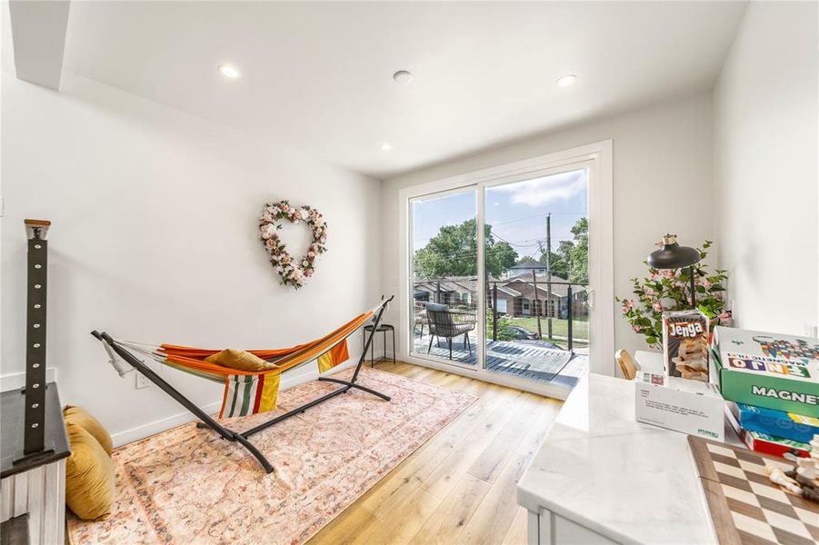 Furnished interior view inside a new home in , Dallas (Image 9).