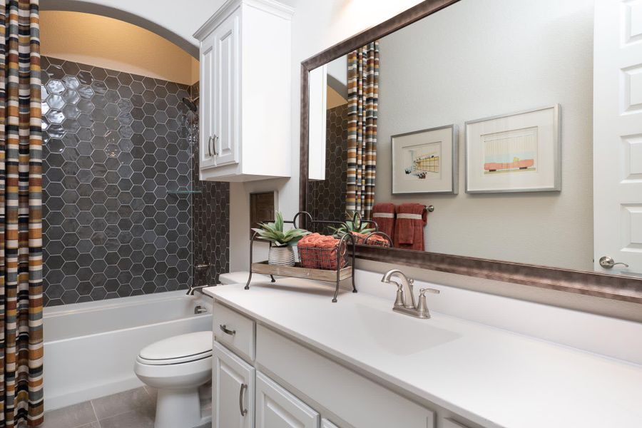 Bathroom | Concept 3141 at Hidden Creek Estates in Van Alstyne, TX by Landsea Homes