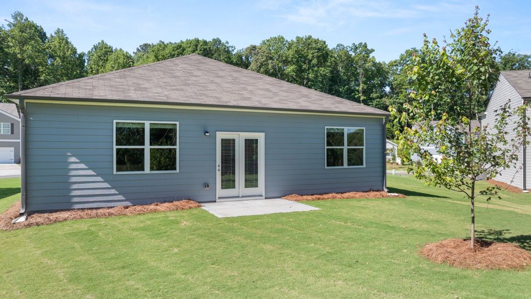 Representative exterior details of a home built from the Cali by D.R. Horton in Oconee Overlook, Gainesville (Image 3).